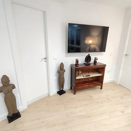 Apartamento Moderno, Luminoso Y Exterior En Calle Peatonal *