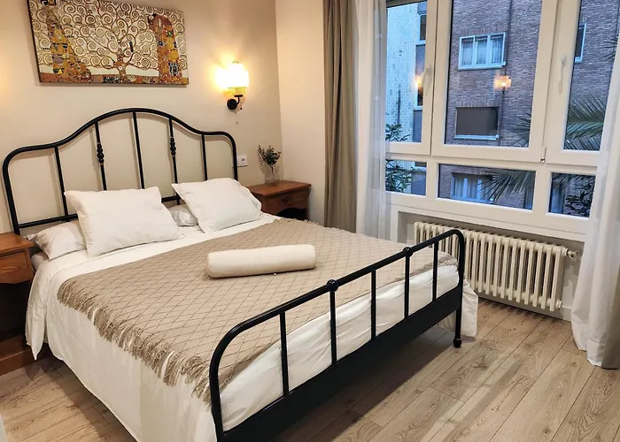 Moderno, Luminoso Y Exterior En Calle Peatonal Apartmán Oviedo