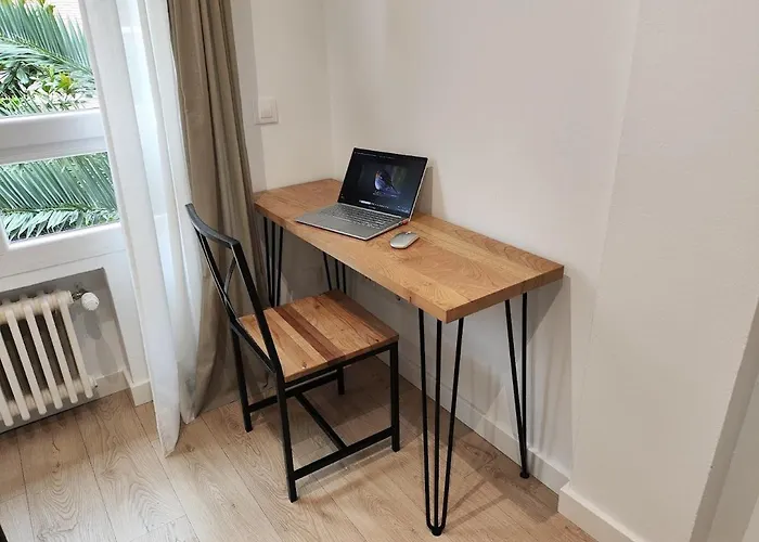 Moderno, Luminoso Y Exterior En Calle Peatonal